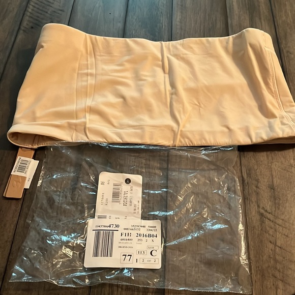 NWT SKIMS Fits Everybody Bandeau Bralette Nordstrom Color Sand Size 2X $28 - Picture 9 of 10